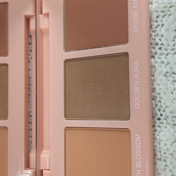 Artist Couture Love Sprung Face Palette in Vol. III, 3pods x 4g/14oz - Picture 4 of 9